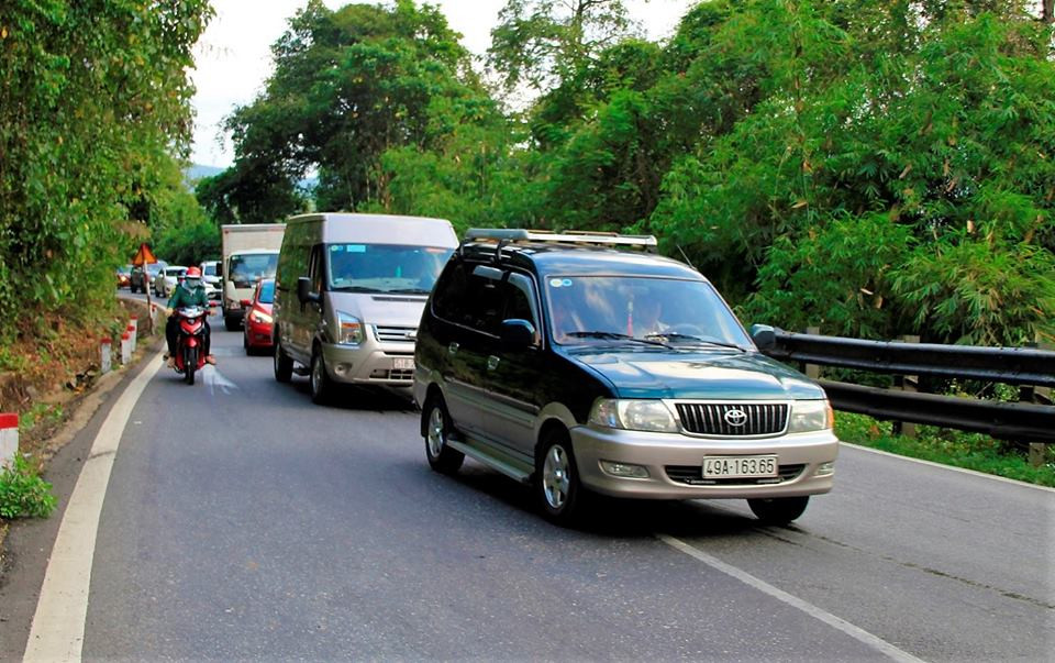 xe-khach-1918561-1558059 11