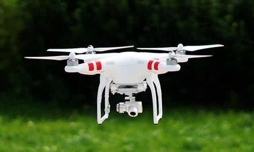 Thiet bi bay khong nguoi lai