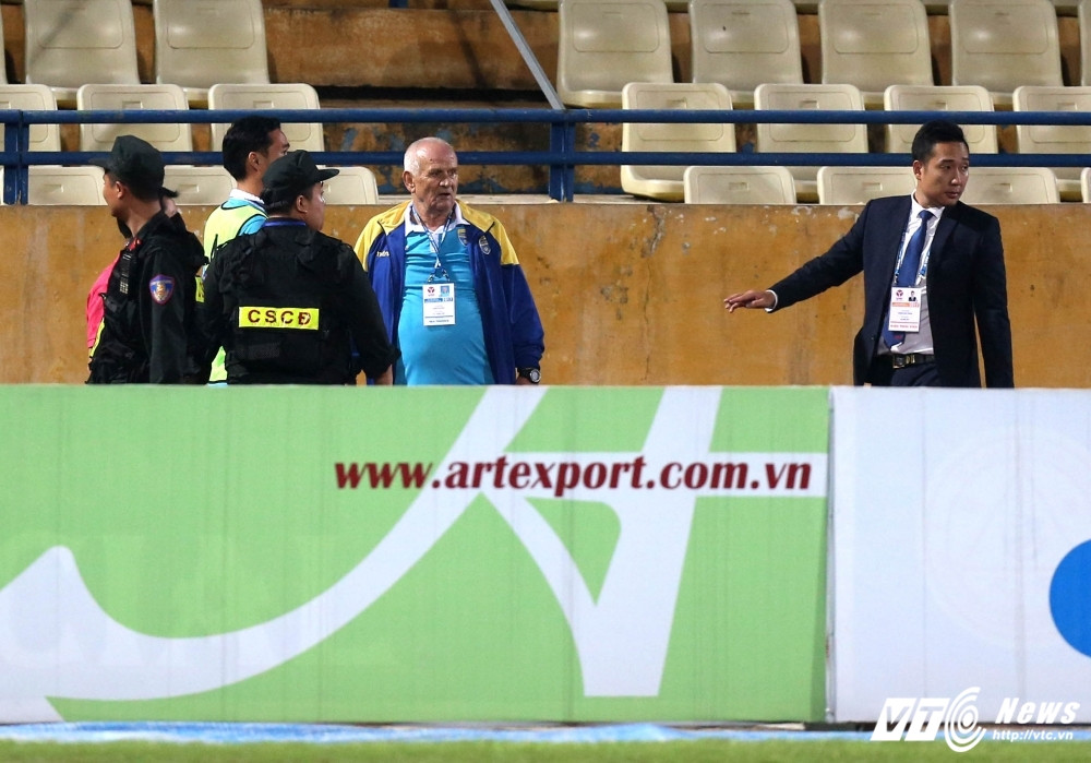 19 NQM - HLV FLC THANH HOA bi moi len khan dai 04