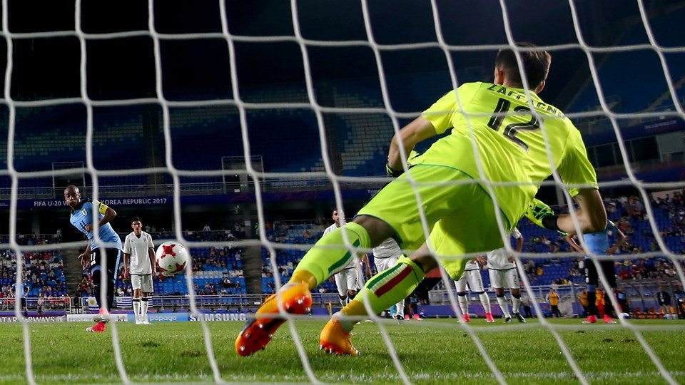 Hinh anh Cong nghe mo bang khien U20 Italia chet hut