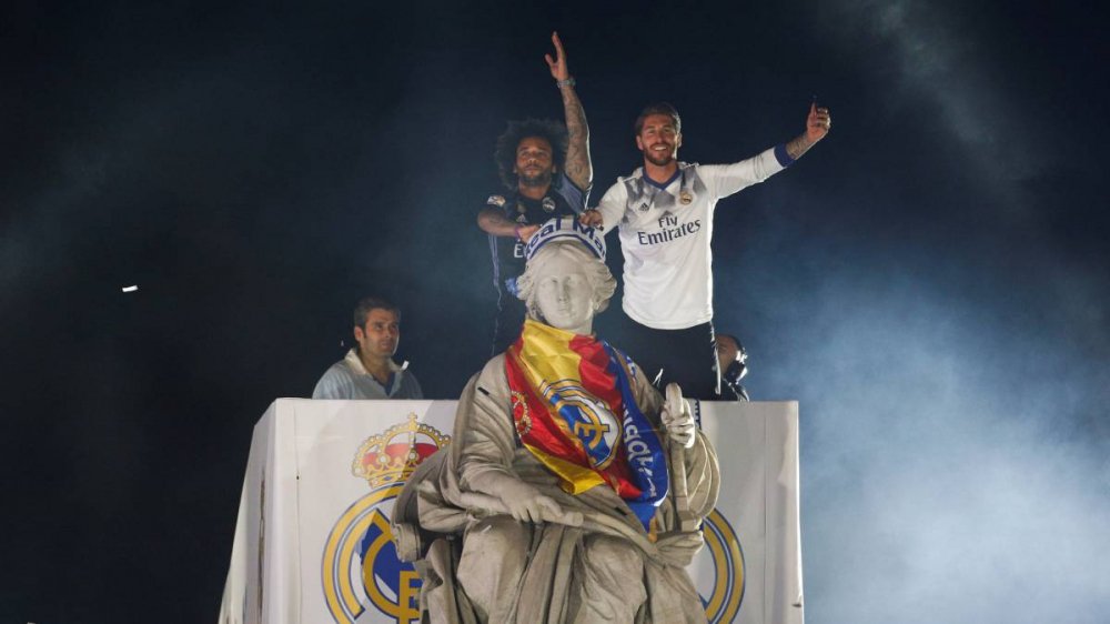 Hinh anh Real mung chuc vo dich La Liga giua bien nguoi 15