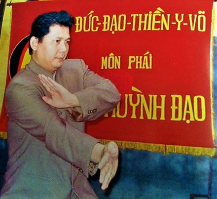 Nam Huynh Dao 00
