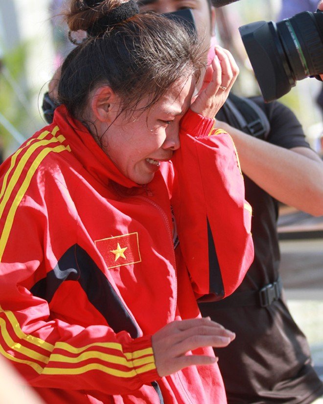 ban-tin-sea-games-ngay-1512-thanh-phuc-uat-nghen-vi-bi-chu-nha-cuop-vang