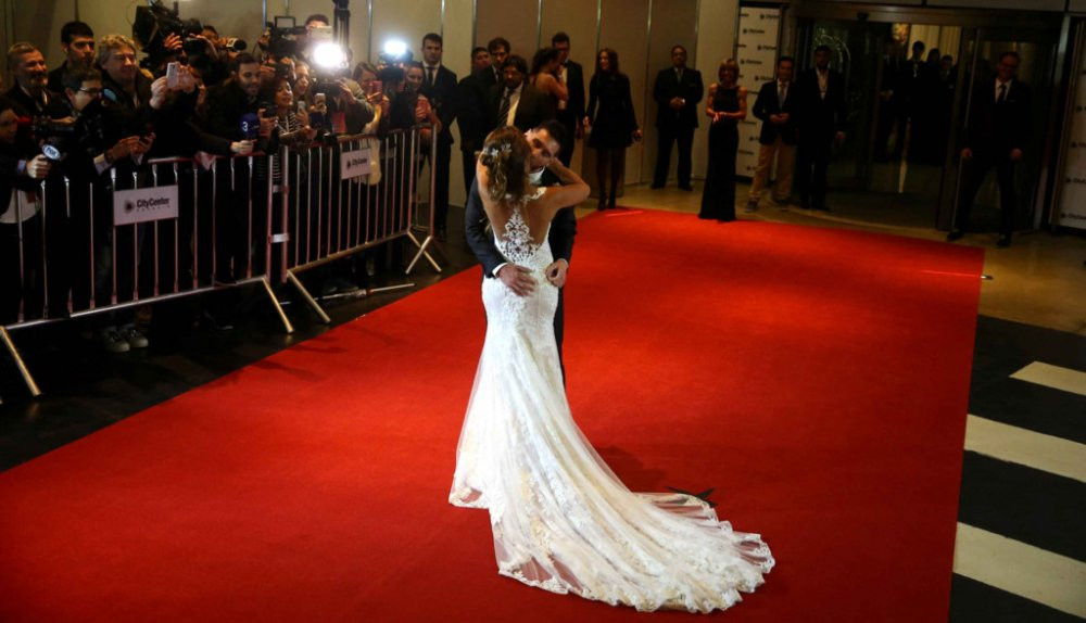 20170701T002154Z_1201823959_RC1FAE04A640_RTRMADP_3_PEOPLEMESSIWEDDING 7