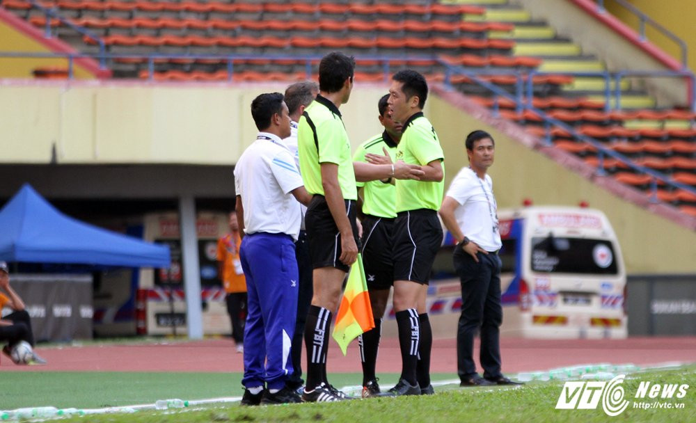 Tro ly HLV U22 Campuchia (2) 3