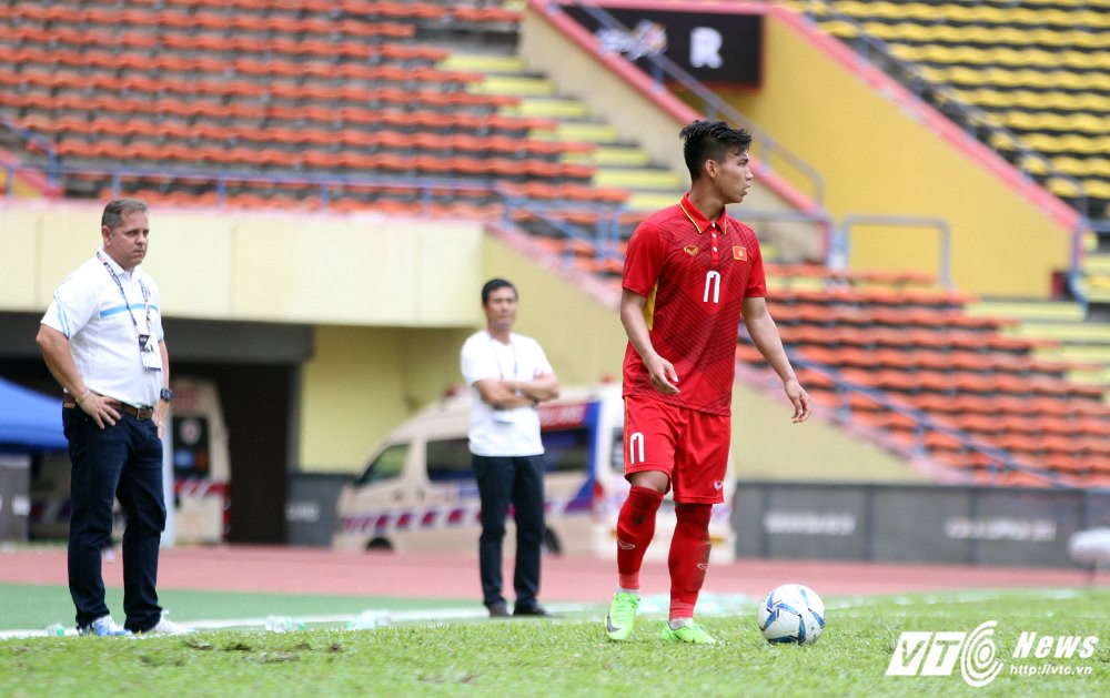 Tro ly HLV U22 Campuchia (6) 9