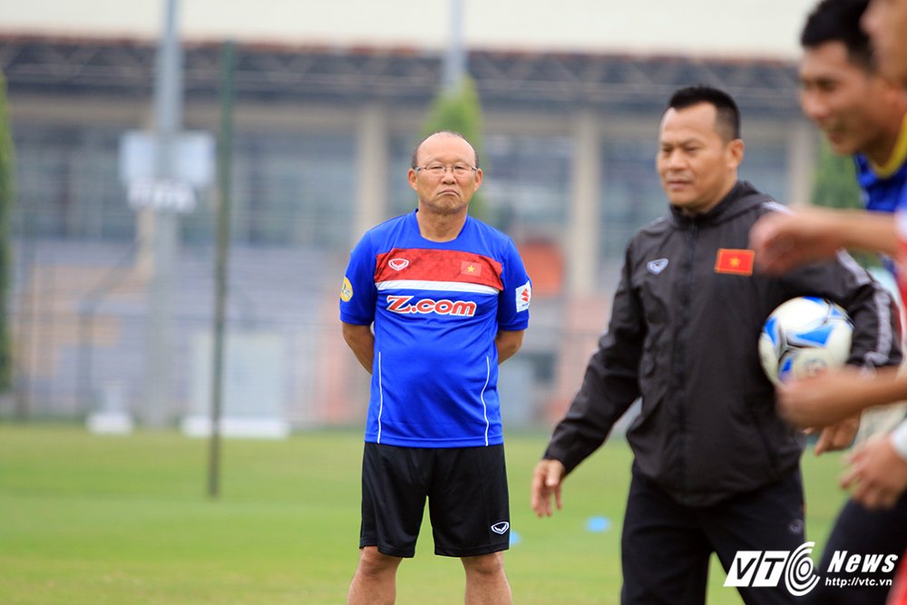 Park Hang Seo vs Lu Dinh Tuan (6) 4