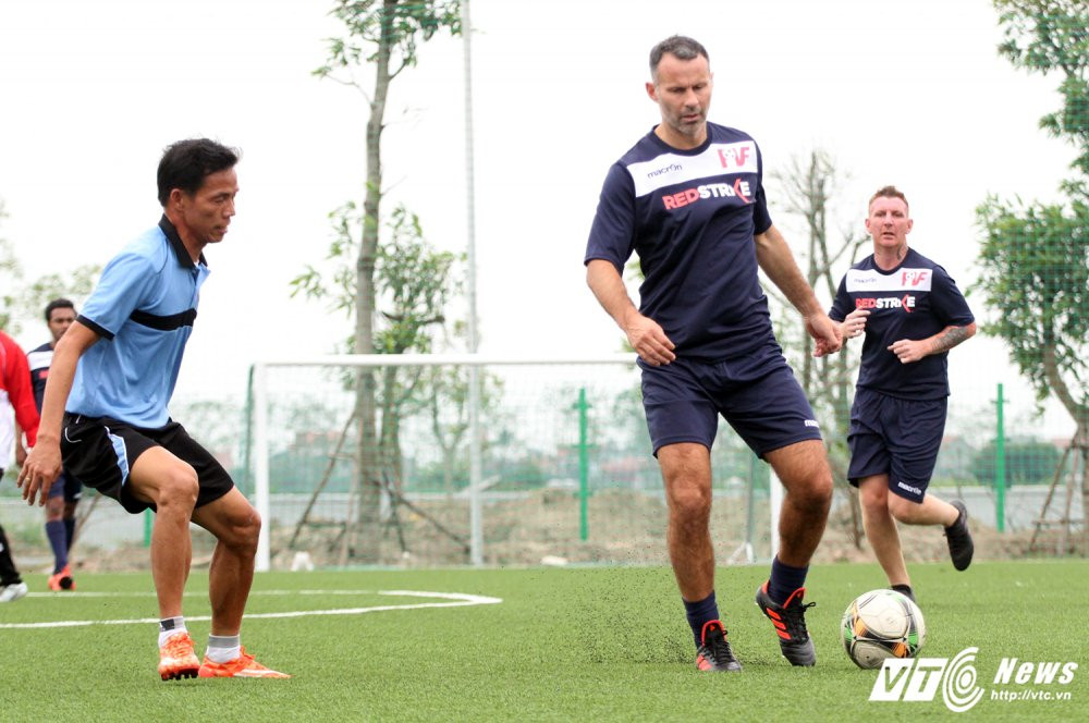 Giggs vs Scholes (10) 8