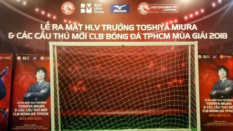 hlv miura ra mắt clb tphcm