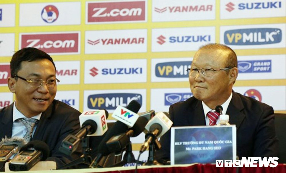 Park Hang Seo nhan chuc 3