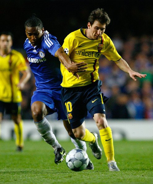 Lionel-Messi-Florent-Malouda-C-7147-8537-1519116910 4