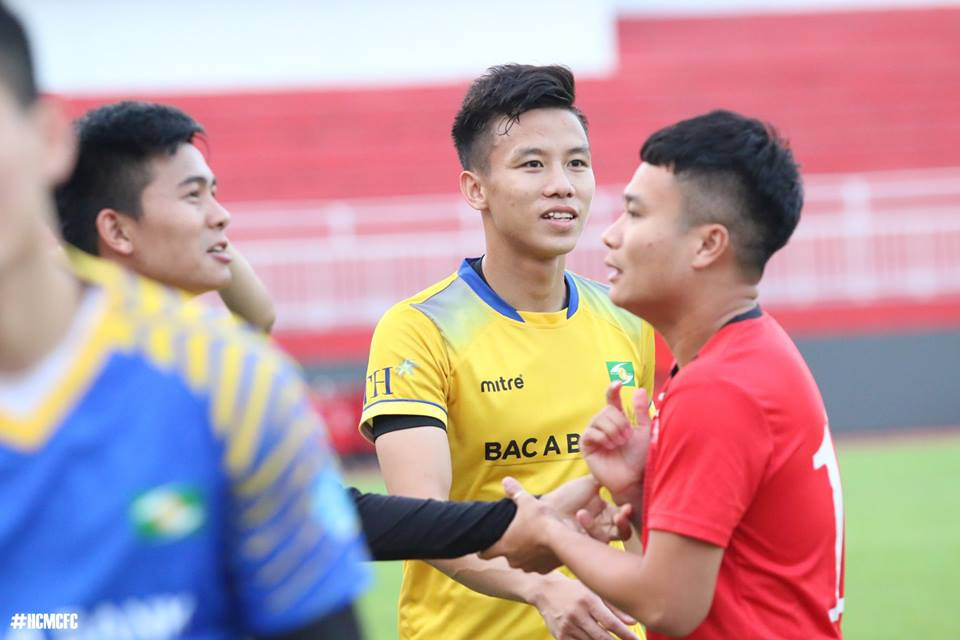 TP.HCM vs SLNA (10) 4