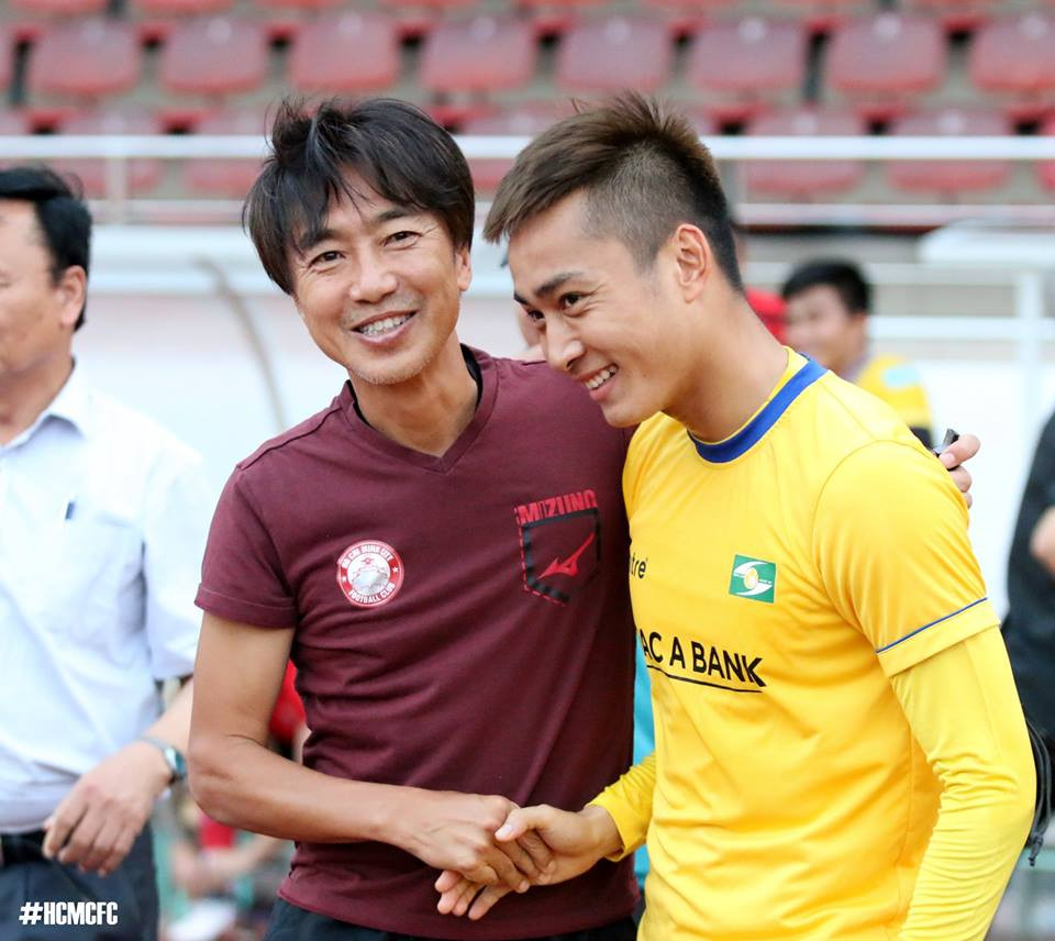 TP.HCM vs SLNA (17) 10