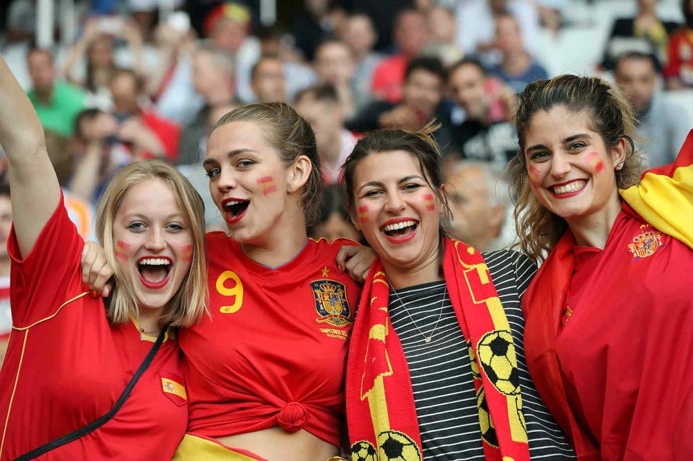 Countries-With-The-Hottest-Female-Football-Spanish-fans-hot 8