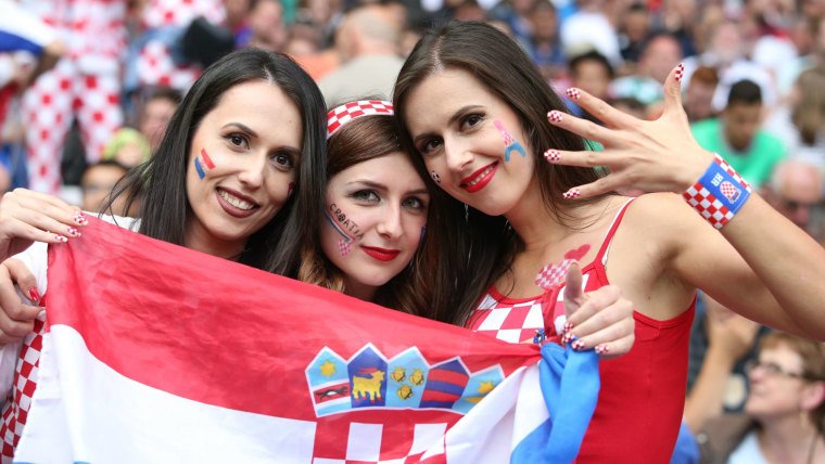 Images-Pictures-and-Photos-of-Beautiful-Sexy-and-Hot-Croatia-girls-Croatian-Female-Fans-In-World-Cup-2018 18