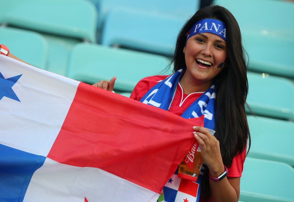 Images-Pictures-and-Photos-of-Beautiful-Sexy-and-Hot-Panama-girls-Panama-Female-Fans-In-World-Cup-2018 28