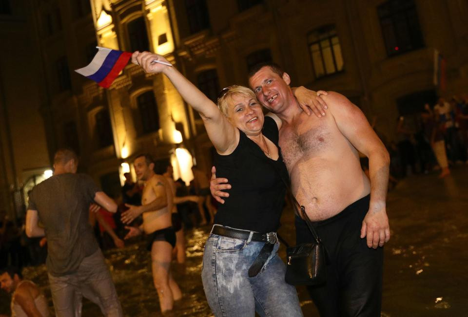 NINTCHDBPICT000417463003 4