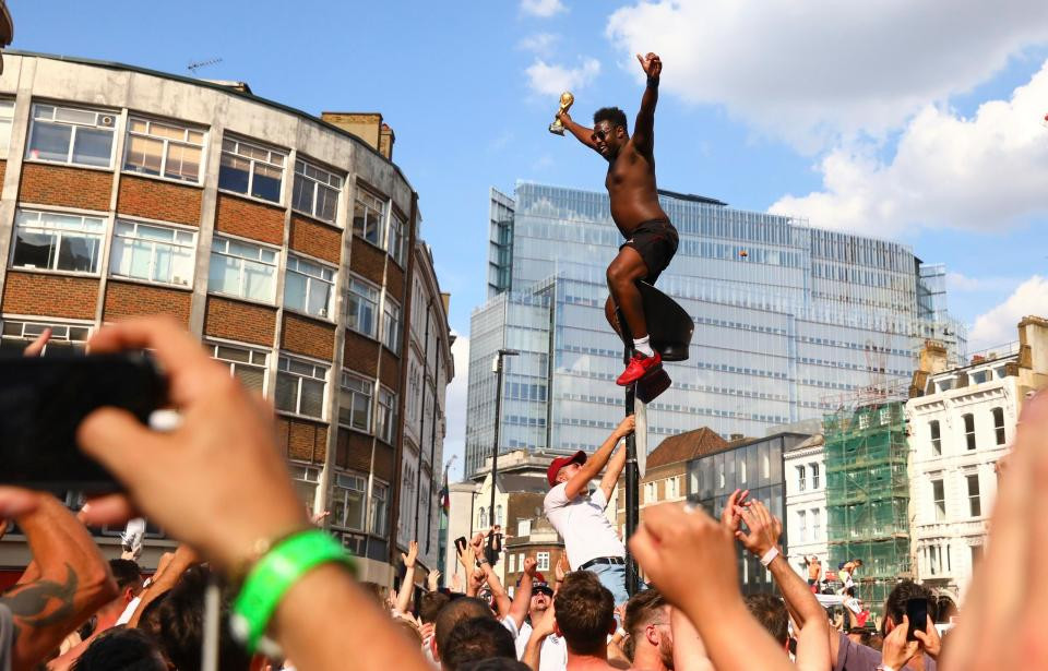 NINTCHDBPICT000418816892