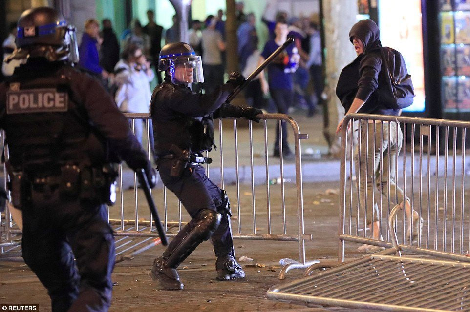 4E1AD90D00000578-5939247-image-a-79_1531267193908 14