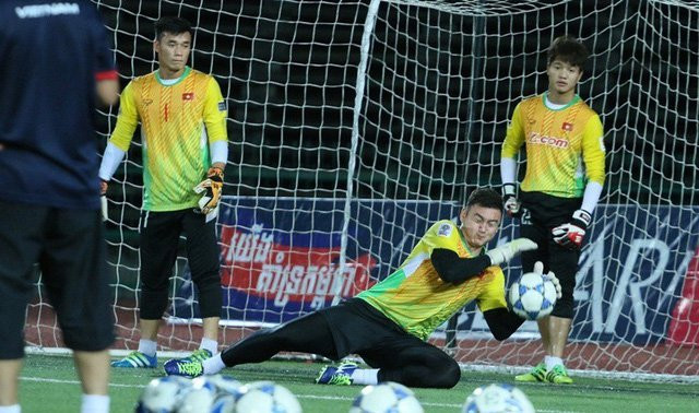 bui-tien-dung-khong-te-nhung-van-lam-moi-dang-tin-2