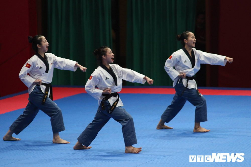 39467466_1810677252349413_1015943508499890176_n 8