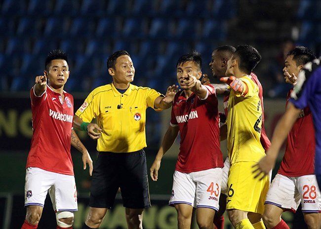 v-league-khi-u23-viet-nam-xay-trong-tai-di-pha-1