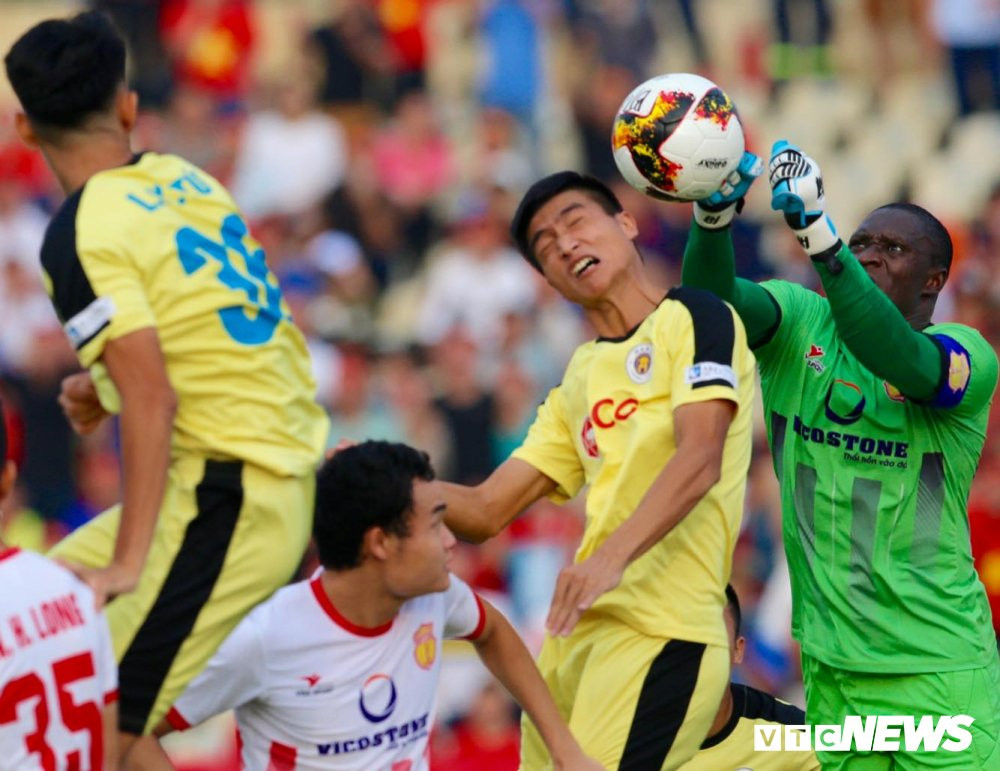 43823323_1099695716848098_2595632372594507776_n 10