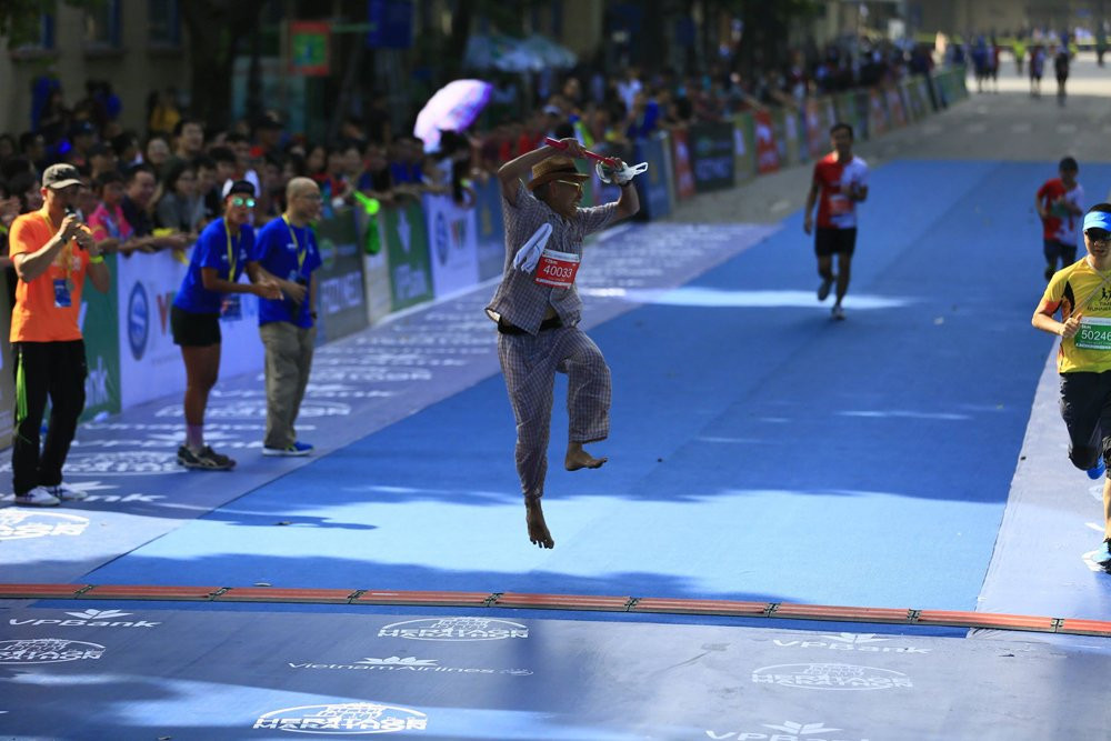 by Linh Nguyen H (3) 10