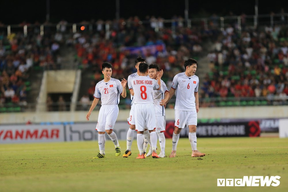 truc-tiep-viet-nam-vs-lao-vong-bang-aff-cup-2018-5-15-21234710