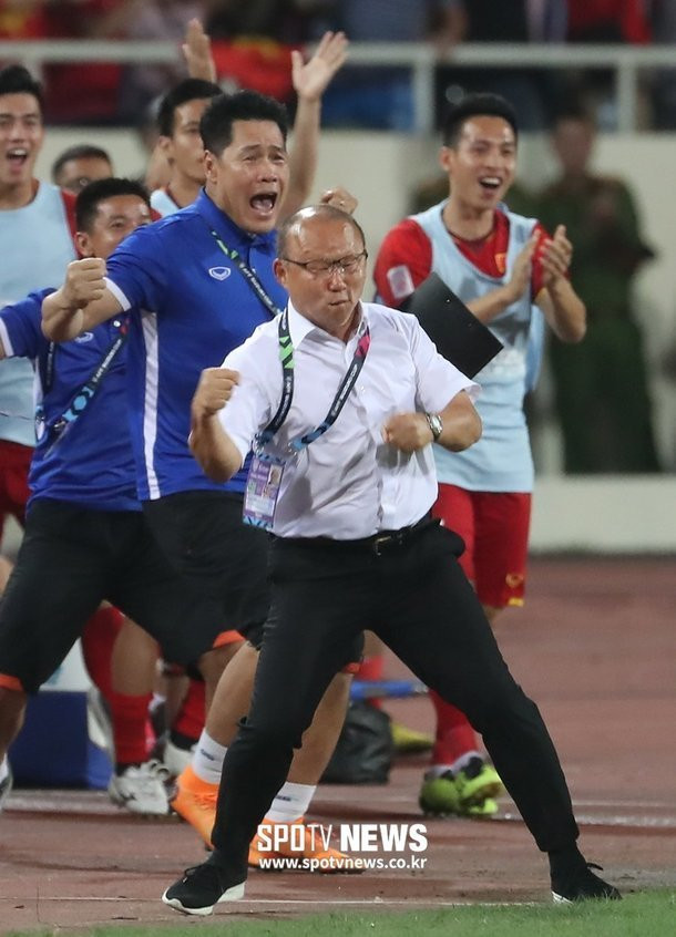 bao-han-quoc-noi-gi-ve-chien-thang-cua-dt-viet-nam1542416105 10