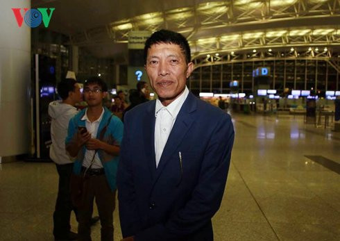 vov_ong_doan_quoc_thang_bo_hau_ve_doan_van_hau_sang_uae_co_vu_dt_viet_nam_hnjm