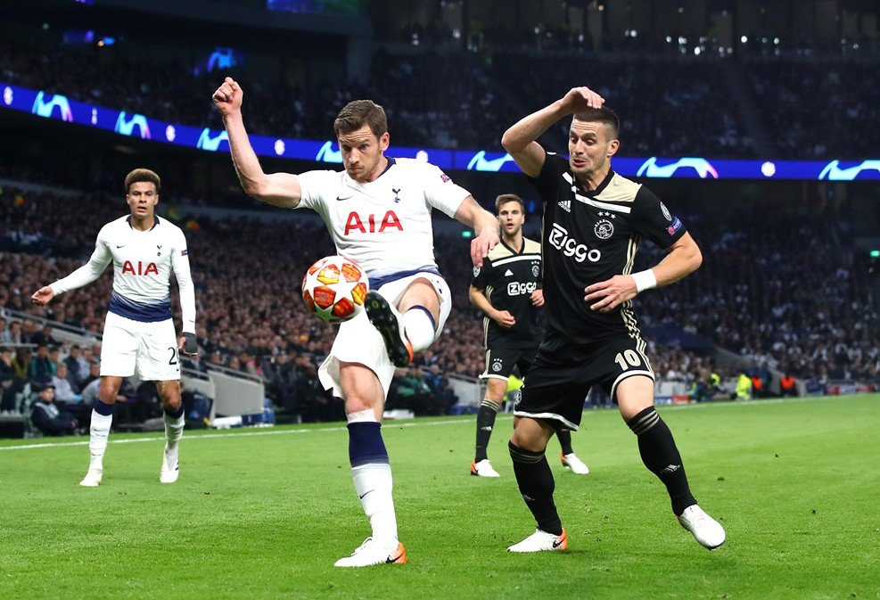 truc tiep tottenham vs ajax (1) 11