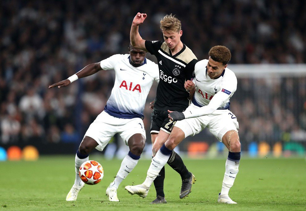 truc tiep tottenham vs ajax (1) 16