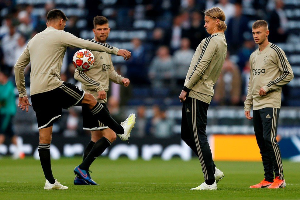 truc tiep tottenham vs ajax (1) 6