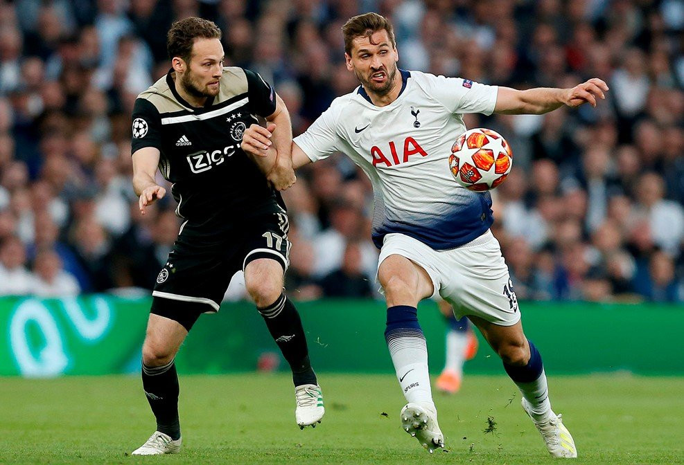 truc tiep tottenham vs ajax (1) 9