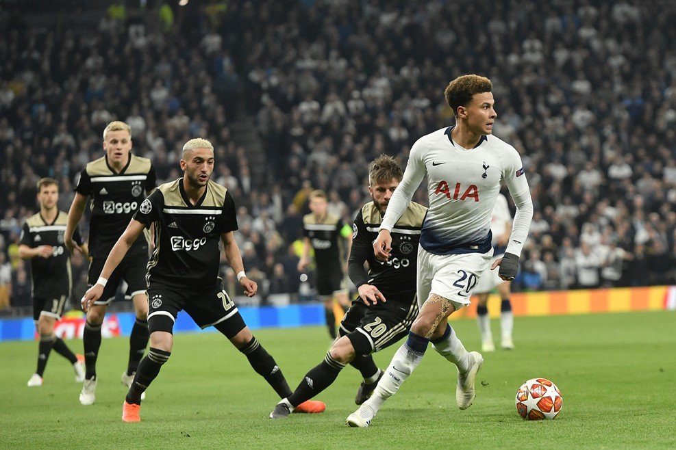 truc tiep tottenham vs ajax (3) 15