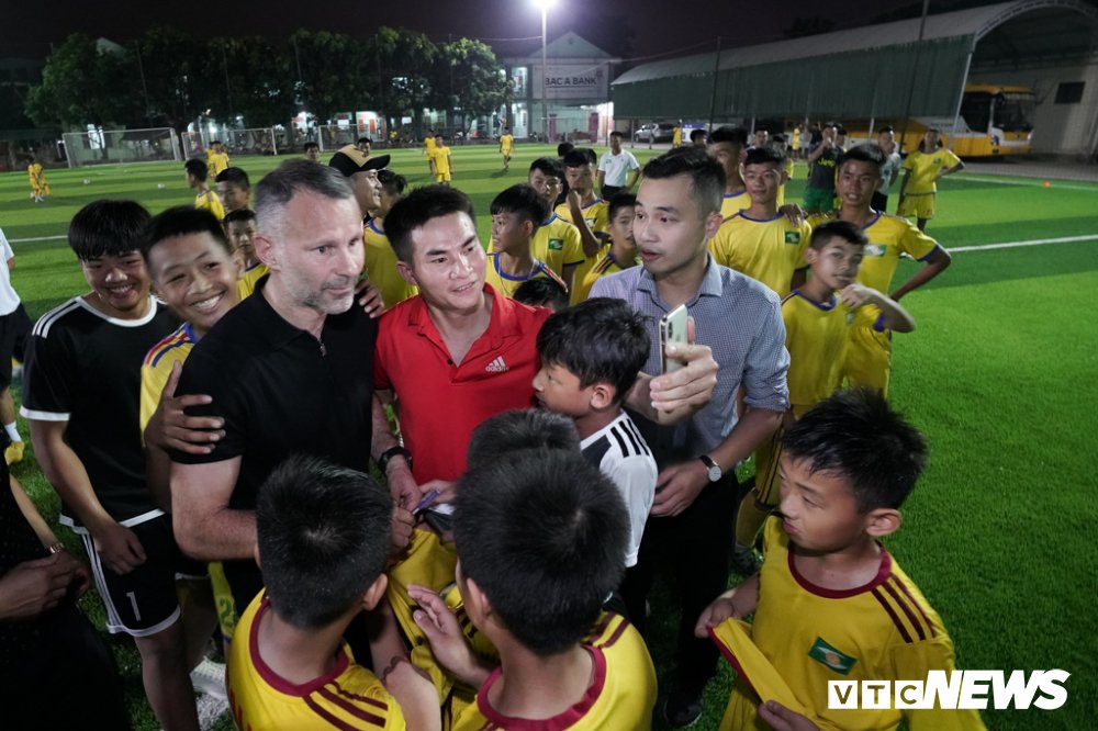 vtc news - giggs (10) 11