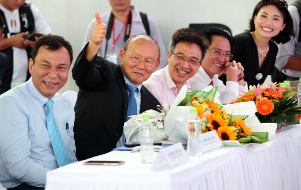 HLV Park Hang Seo -01