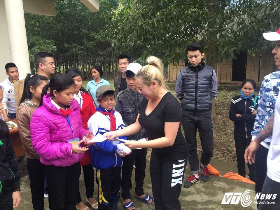 15417051_1815394228719354