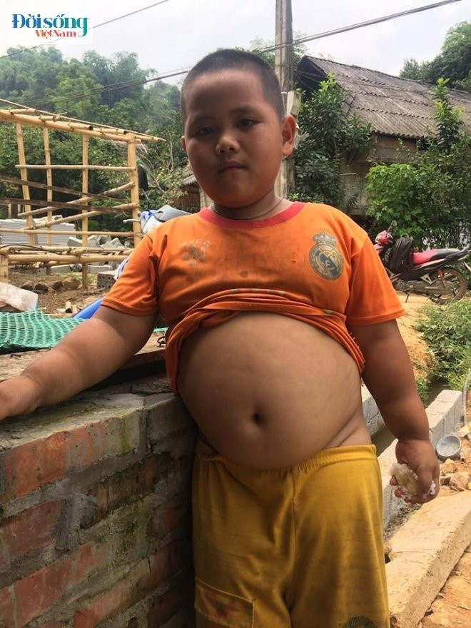 Cậu bé Xa Hồng Anh 12