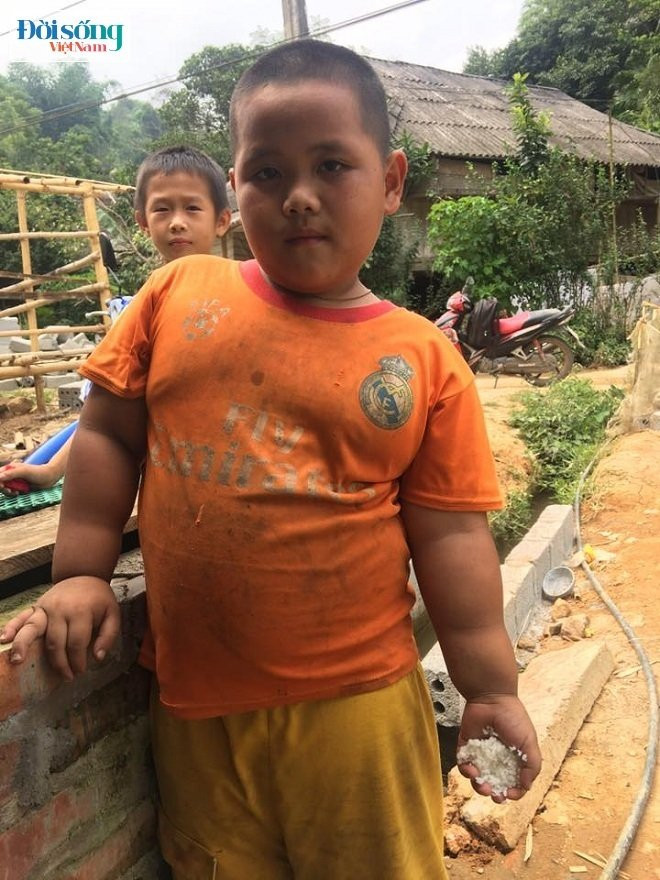 Cậu bé Xa Hồng Anh 4