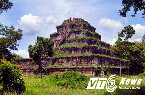 Kim-tu-thap-Koh-Ker (1)