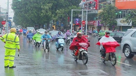 bac_bo_chuyen_lanh_co_mua_rao_va_dong
