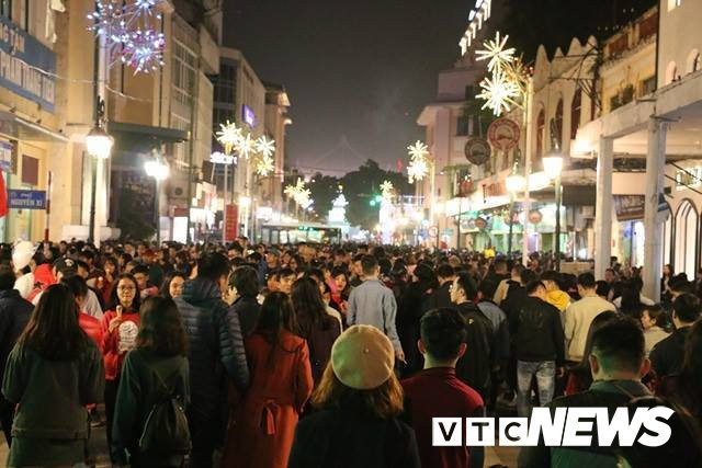 26176846_1413070698815209_1145054127_n 14