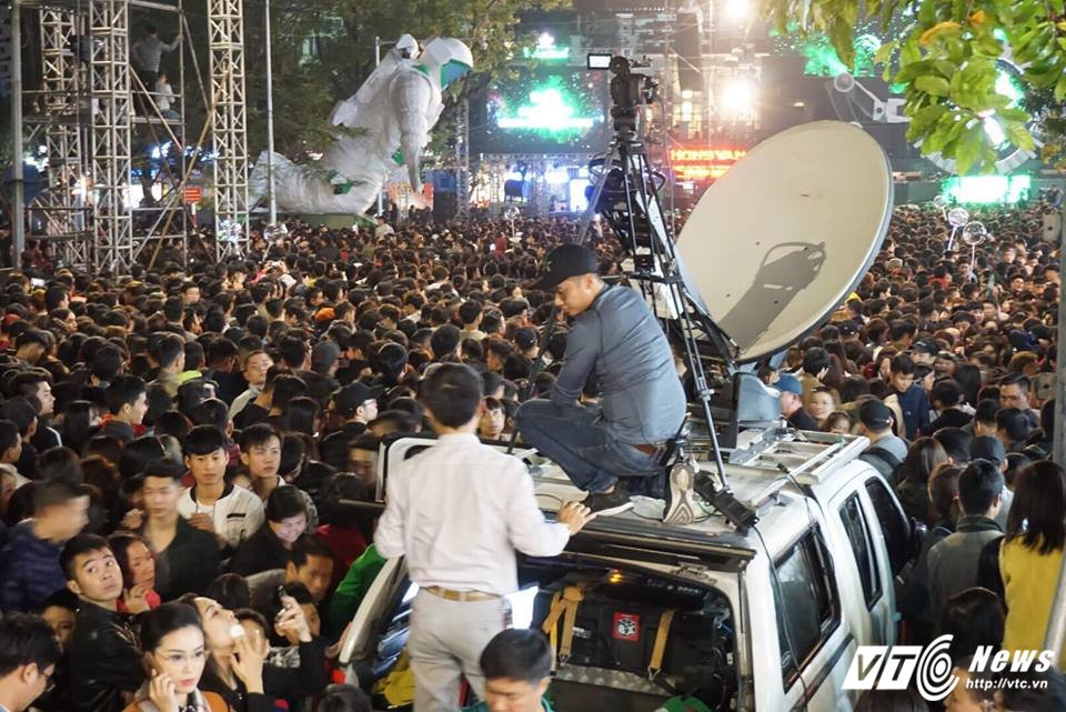 26196856_1117080228426474_1294663656_n