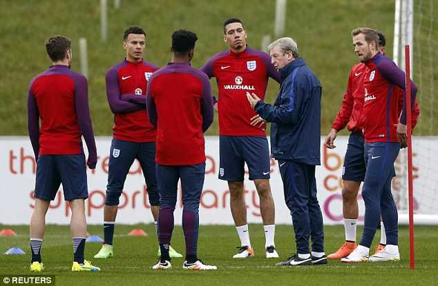 32765D1900000578-0-image-a-4_1459982699065