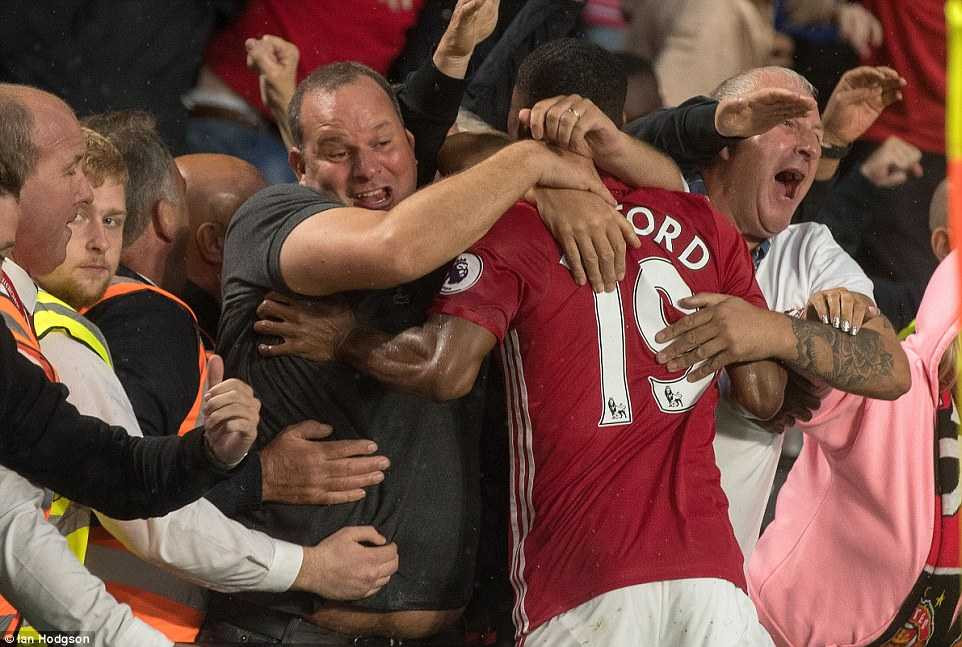 37A3971000000578-3761571-image-m-141_1472323655759