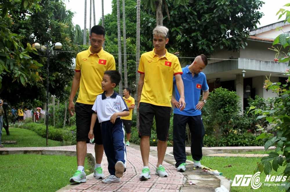 tuyen-viet-nam-tham-lang-