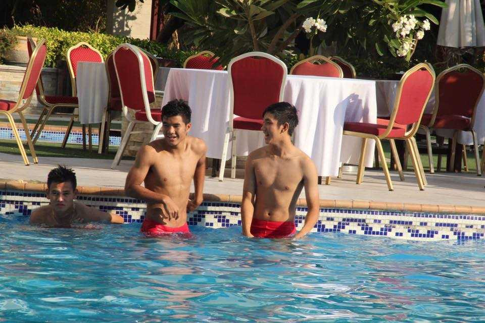 14915332_924063434403744_