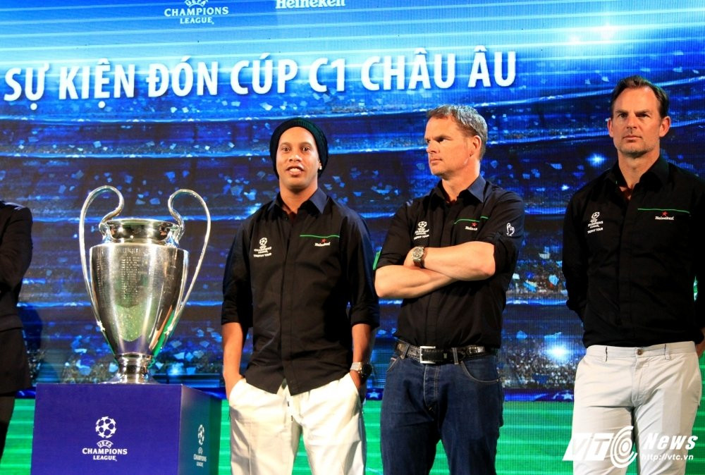 Hinh anh Ronaldinho ngo loi yeu Viet Nam, tin chac Barca se lam nen dieu ky dieu 3